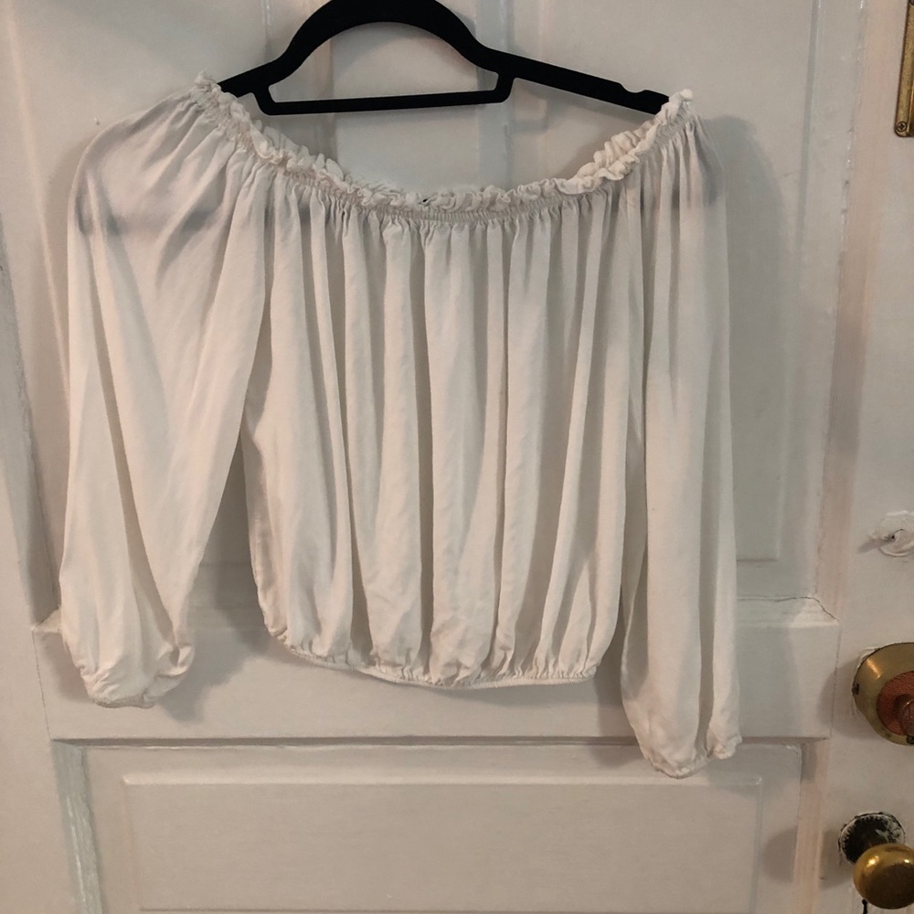 White off the shoulders long sleeve